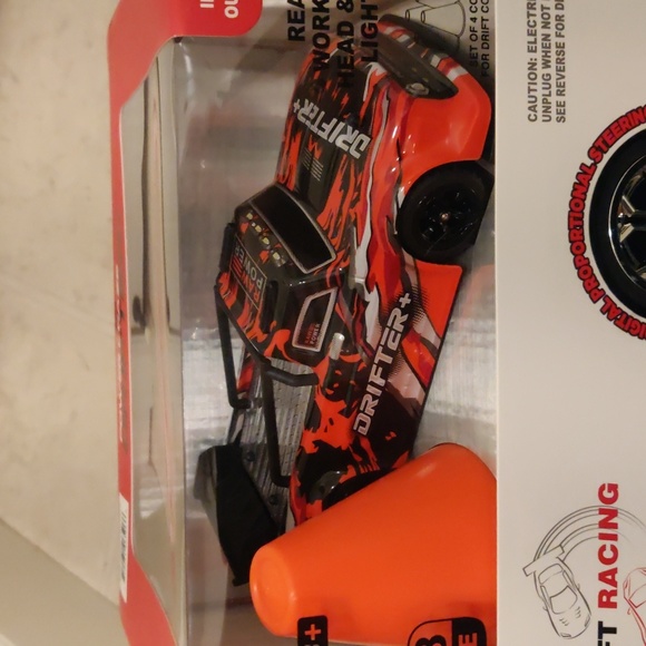Power Craze Drifter+ RC Ultra-Fast Acceleration with Top Speed Over 18 MPH Red - Picture 8 of 8